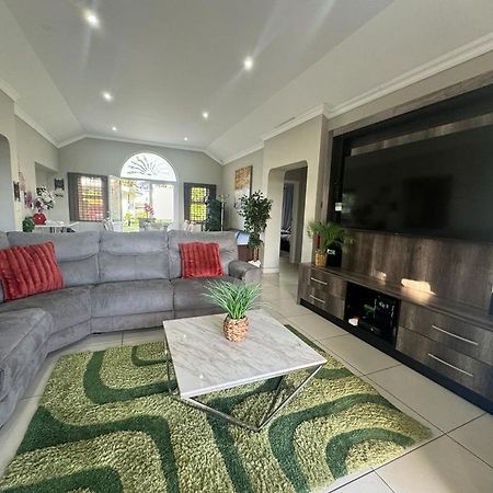 Villa Caylee Caribbean Estates - Ultra-Luxurious - Rimas Interiors Designs - Private Beachfront Escape - Premium Serviced For 8 Guests 爱德华港 外观 照片